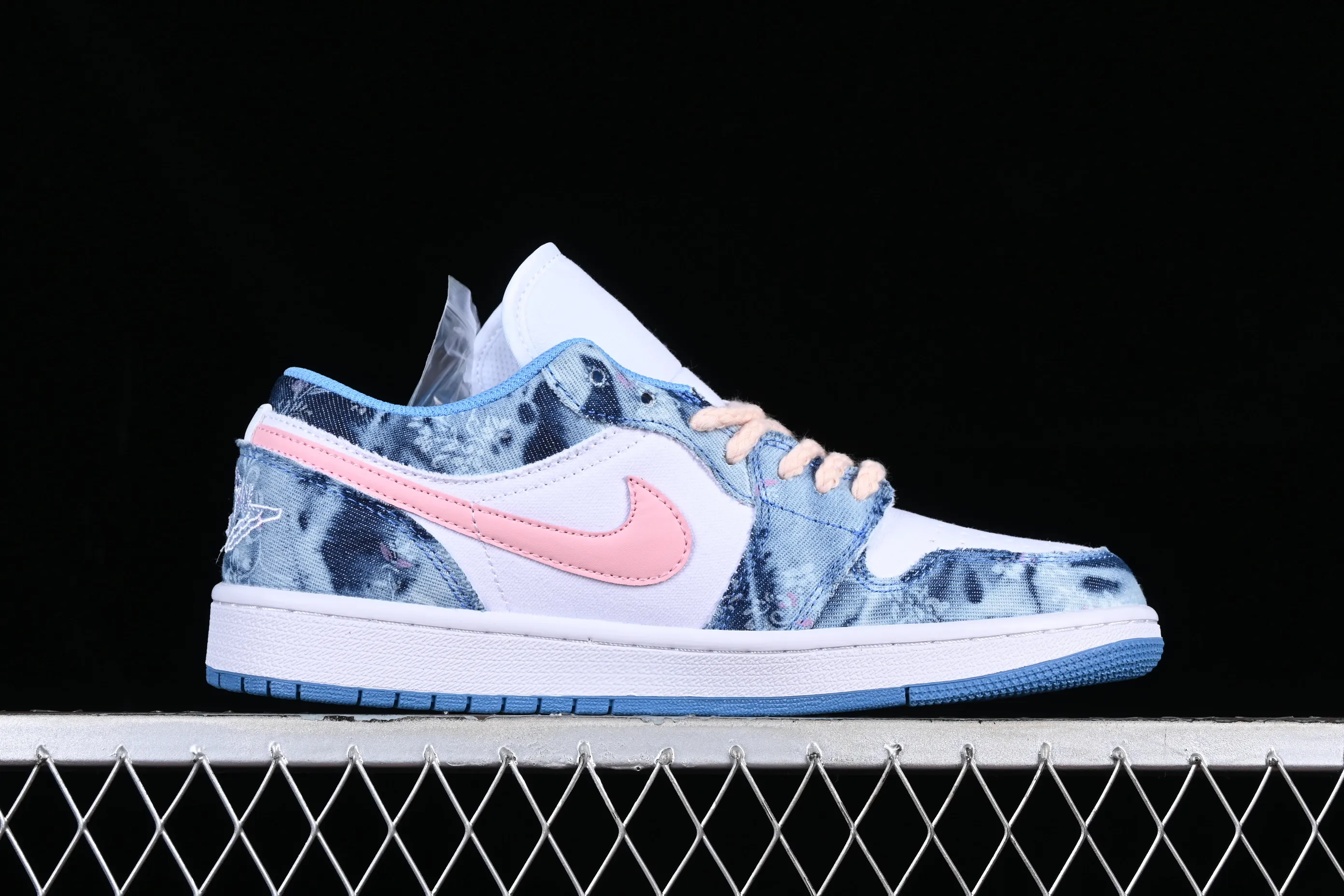All categories Air Jordan Jordan series basketball shoes Air Jordan 1 Low Z version Air Jordan 1 Low "Washed Denim" AJ1 Joe 1 denim pink hook washed denim low-top casual sneakers DM8947-100